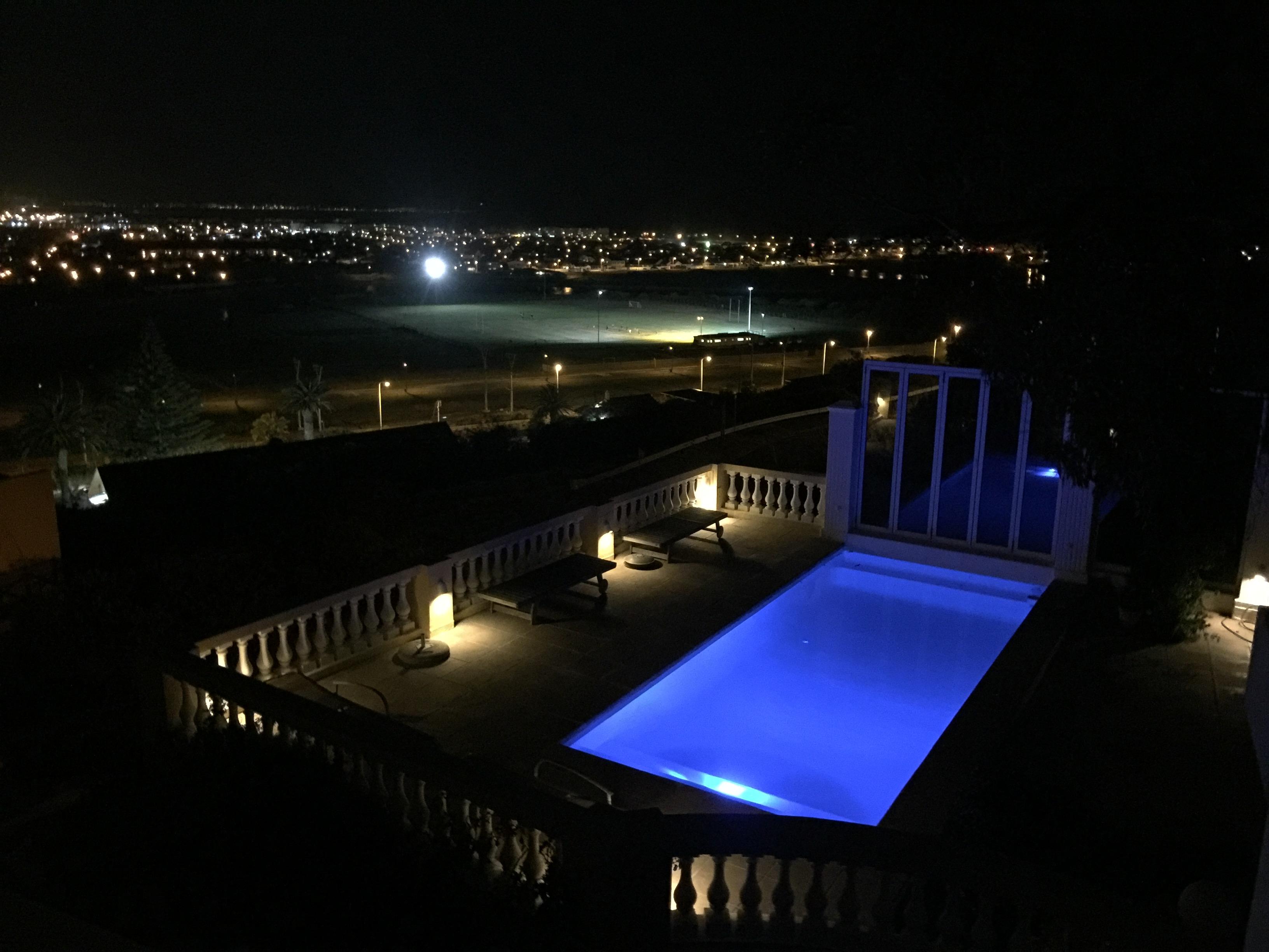 Отель Colona Castle Lakeside Экстерьер фото