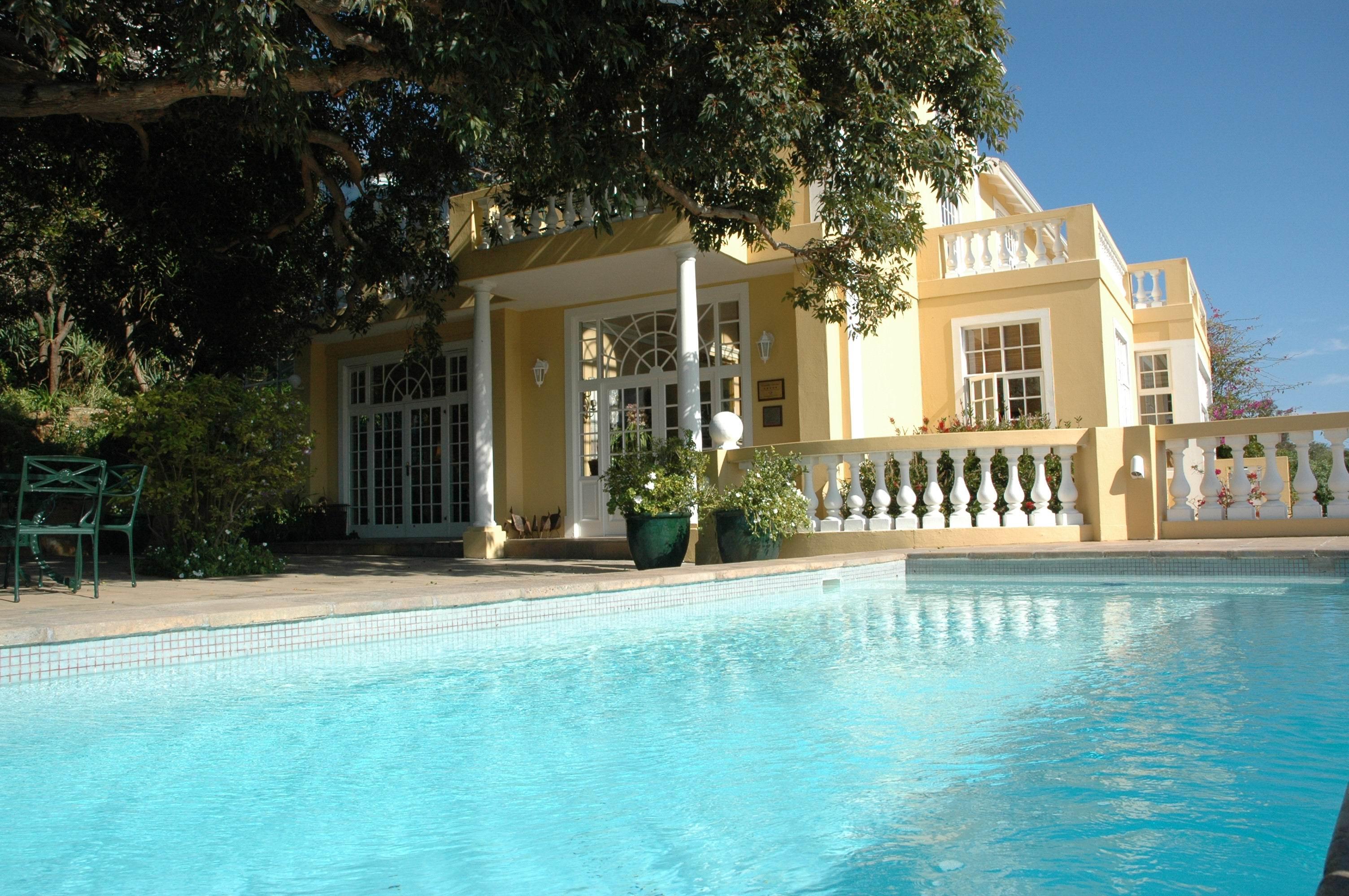 Отель Colona Castle Lakeside Экстерьер фото